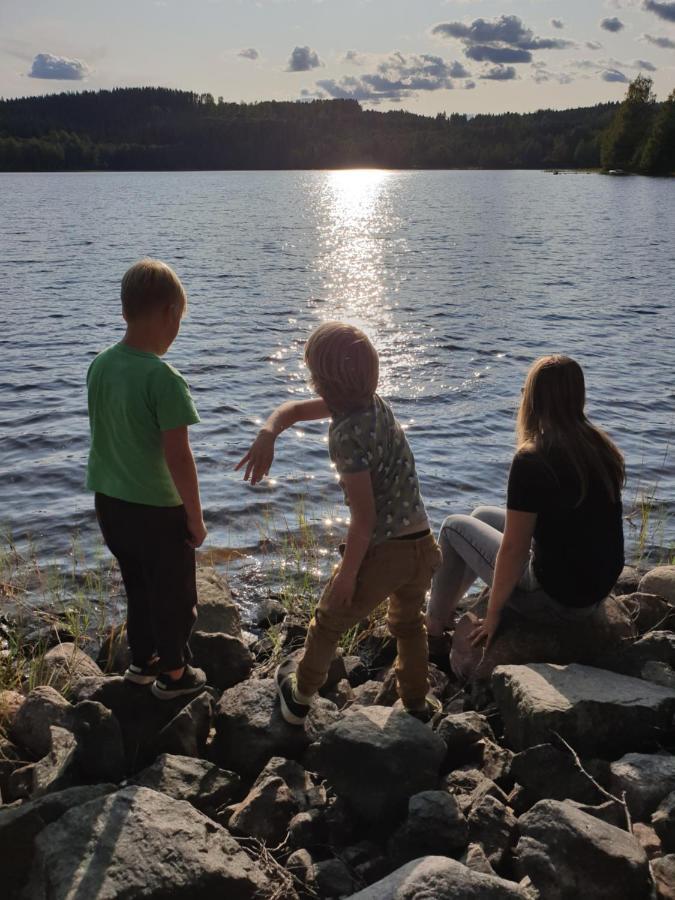 Hostel And Vandrarhem Lupin Naturcamping Lagom Gräsmark Eksteriør billede