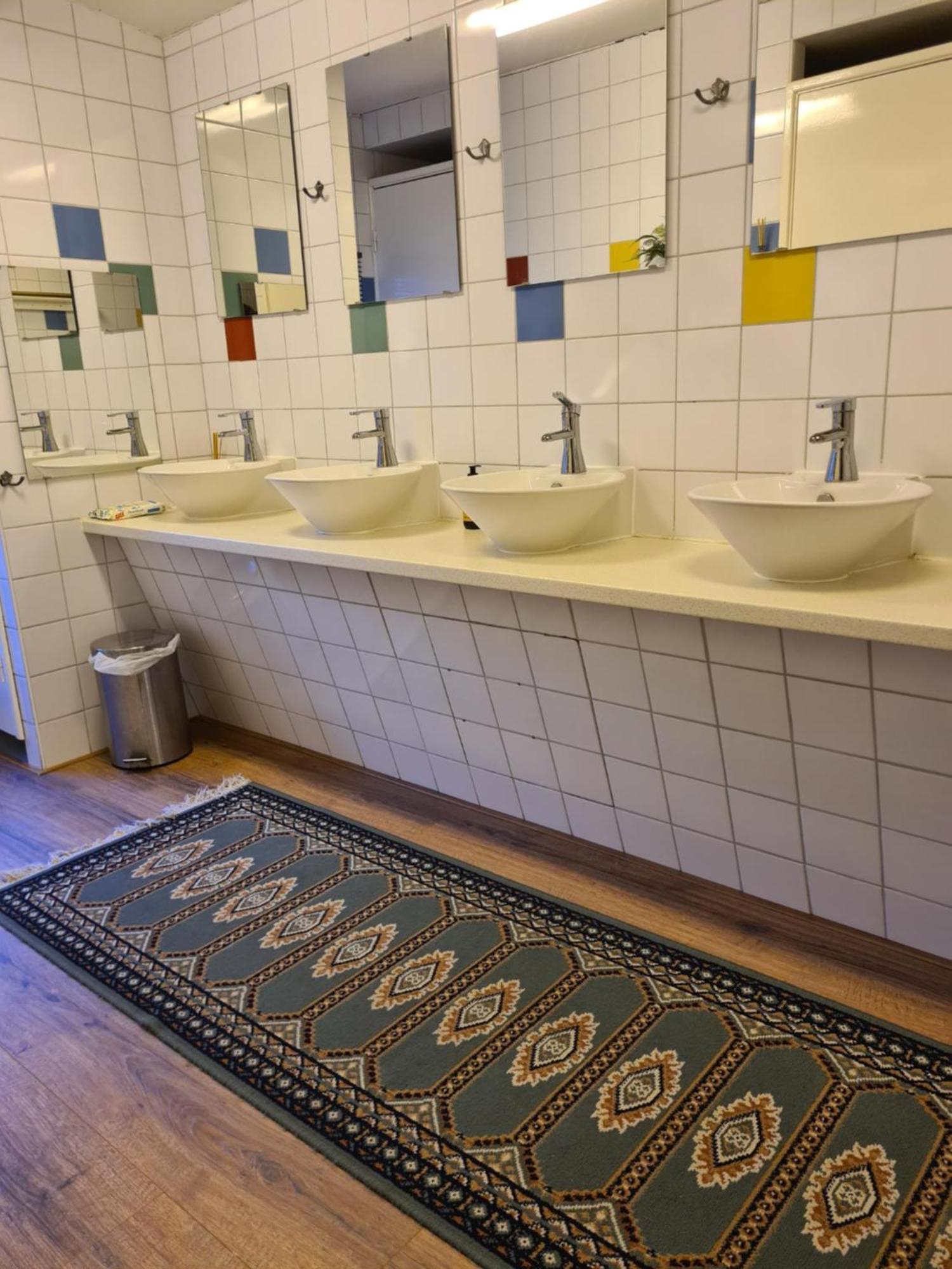 Hostel And Vandrarhem Lupin Naturcamping Lagom Gräsmark Eksteriør billede